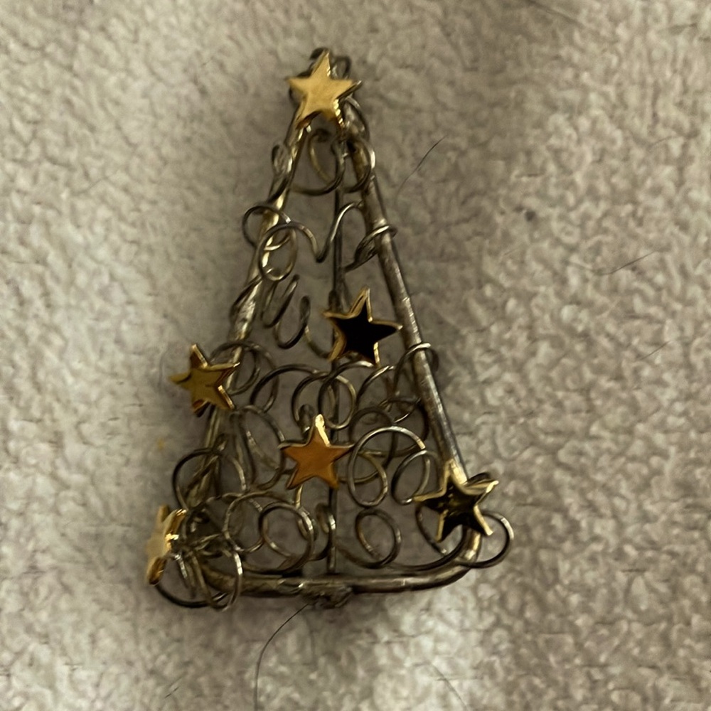 Christmas tree pin